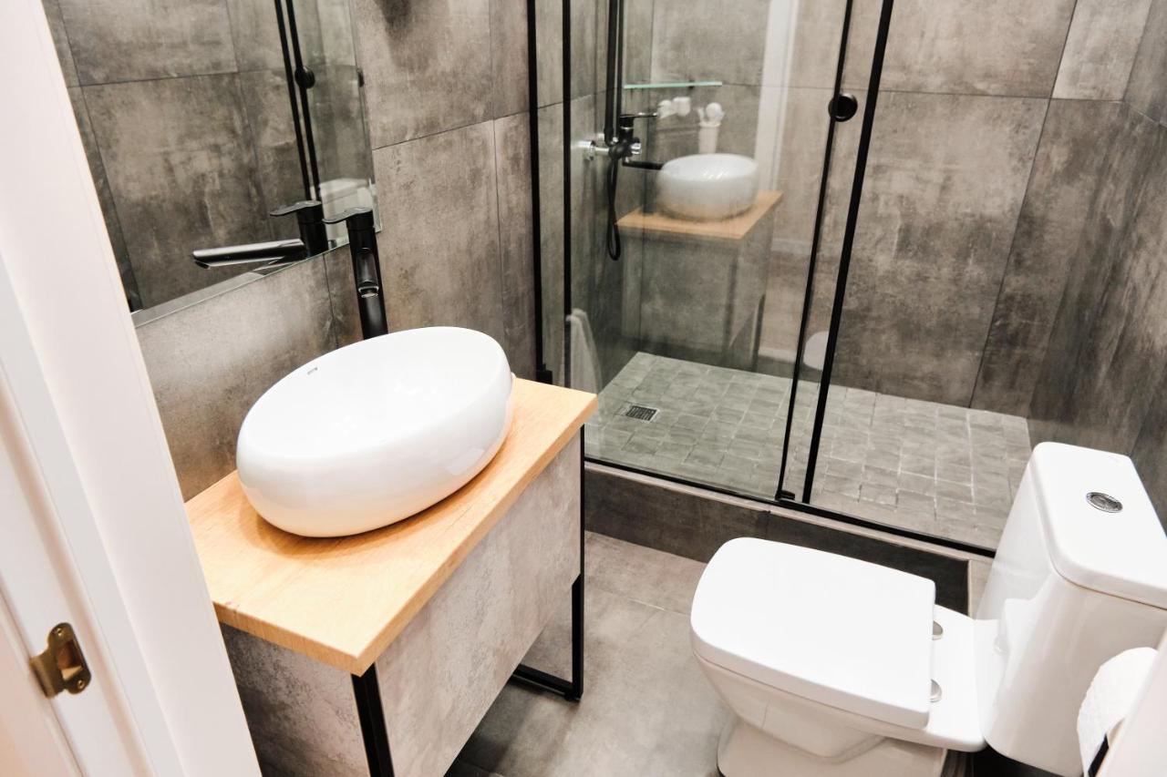 Hi Астана Hotell Exteriör bild
